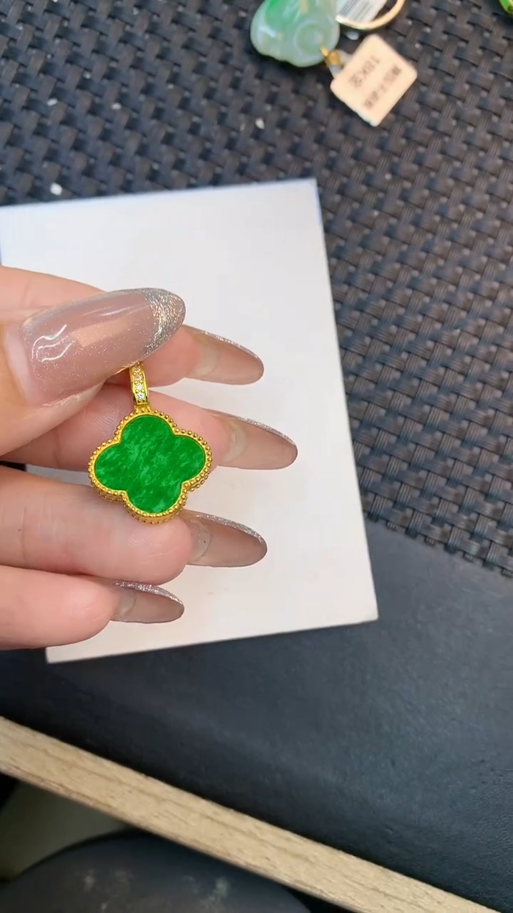 颈饰未镶嵌翡翠1