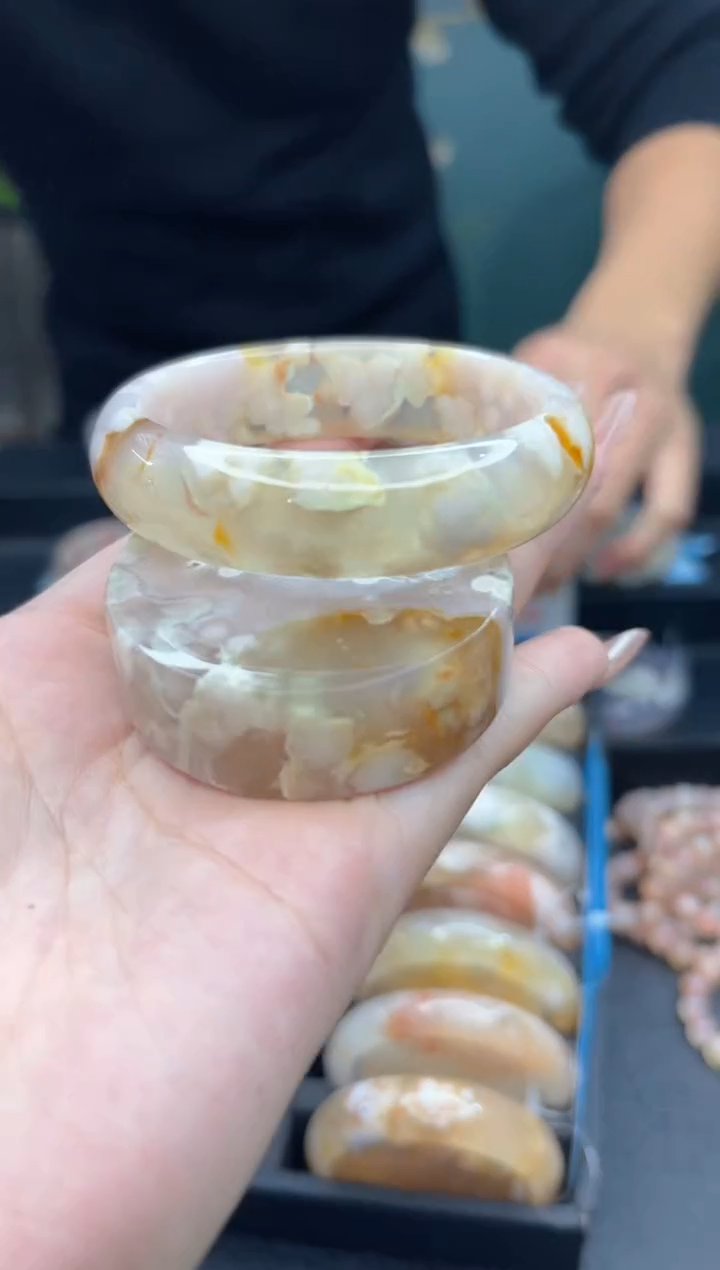 【闪购商品】石英质玉手镯未镶嵌2149（56圈赠送镯心）