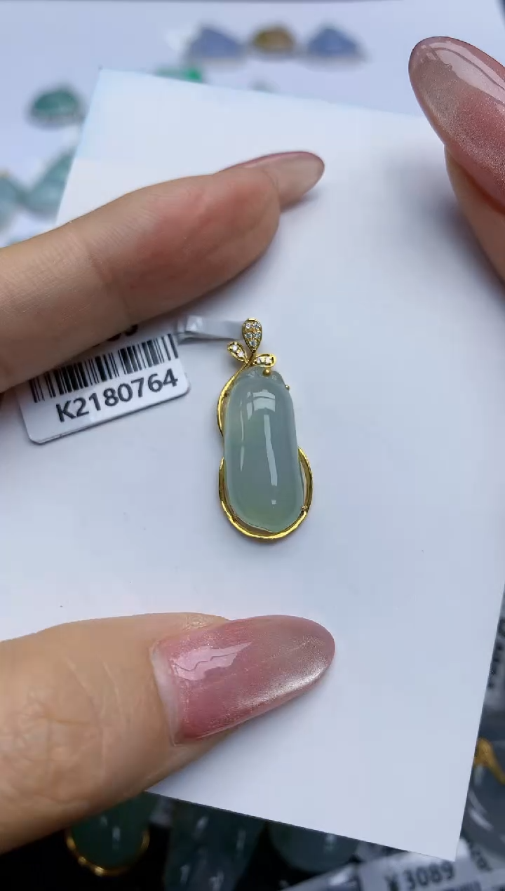 【闪购商品】翡翠挂件18K金镶嵌天然翡翠A货