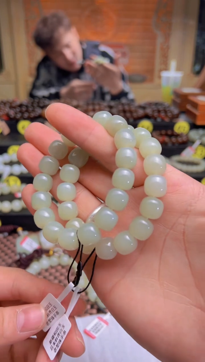 【闪购商品】和田玉手串未镶嵌且末料青白玉卡11*12手串发其一