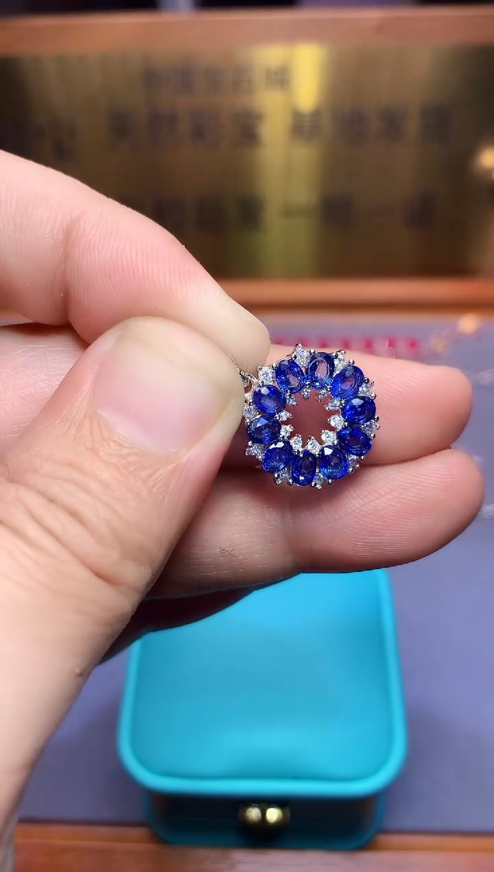 【闪购商品】蓝宝石颈饰银S925镶嵌........