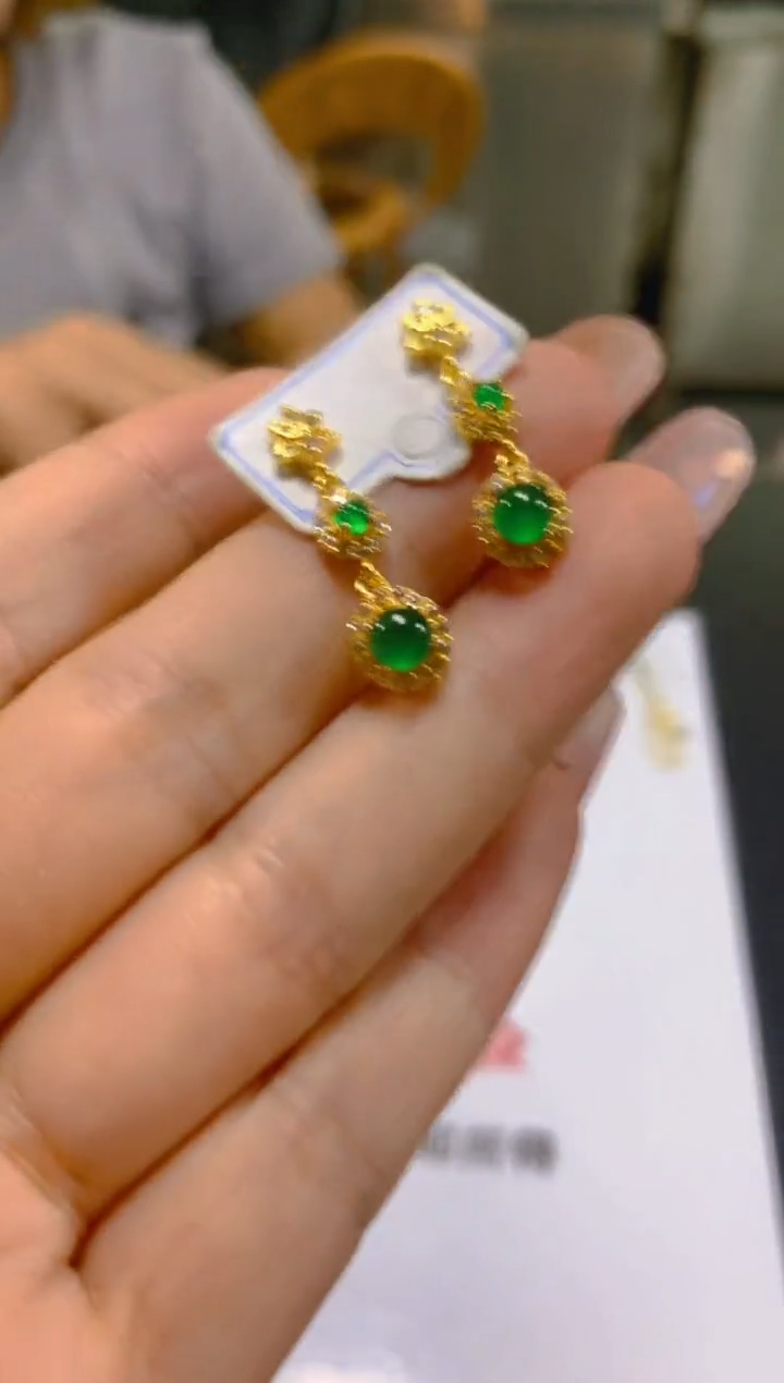 翡翠未镶嵌耳饰多样性发一