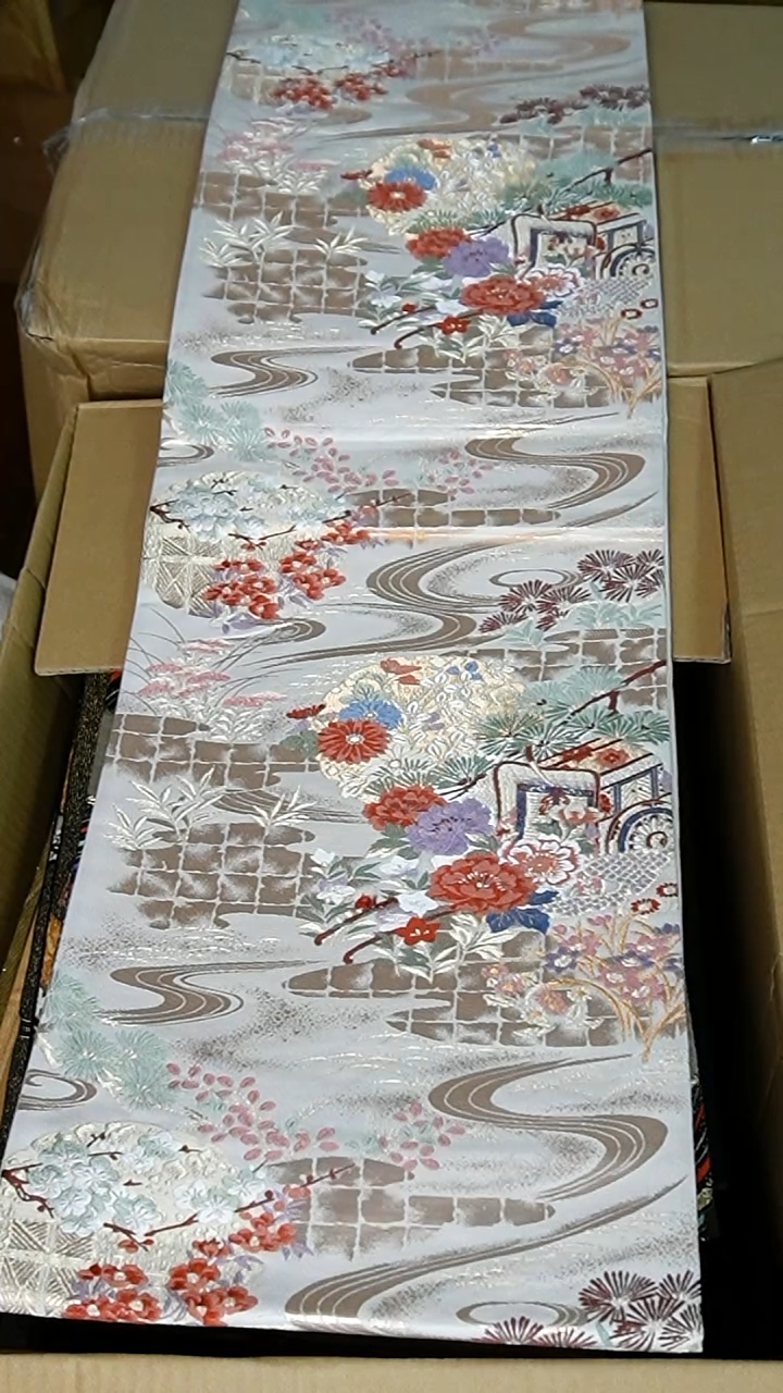 织绣17流水花卉纹