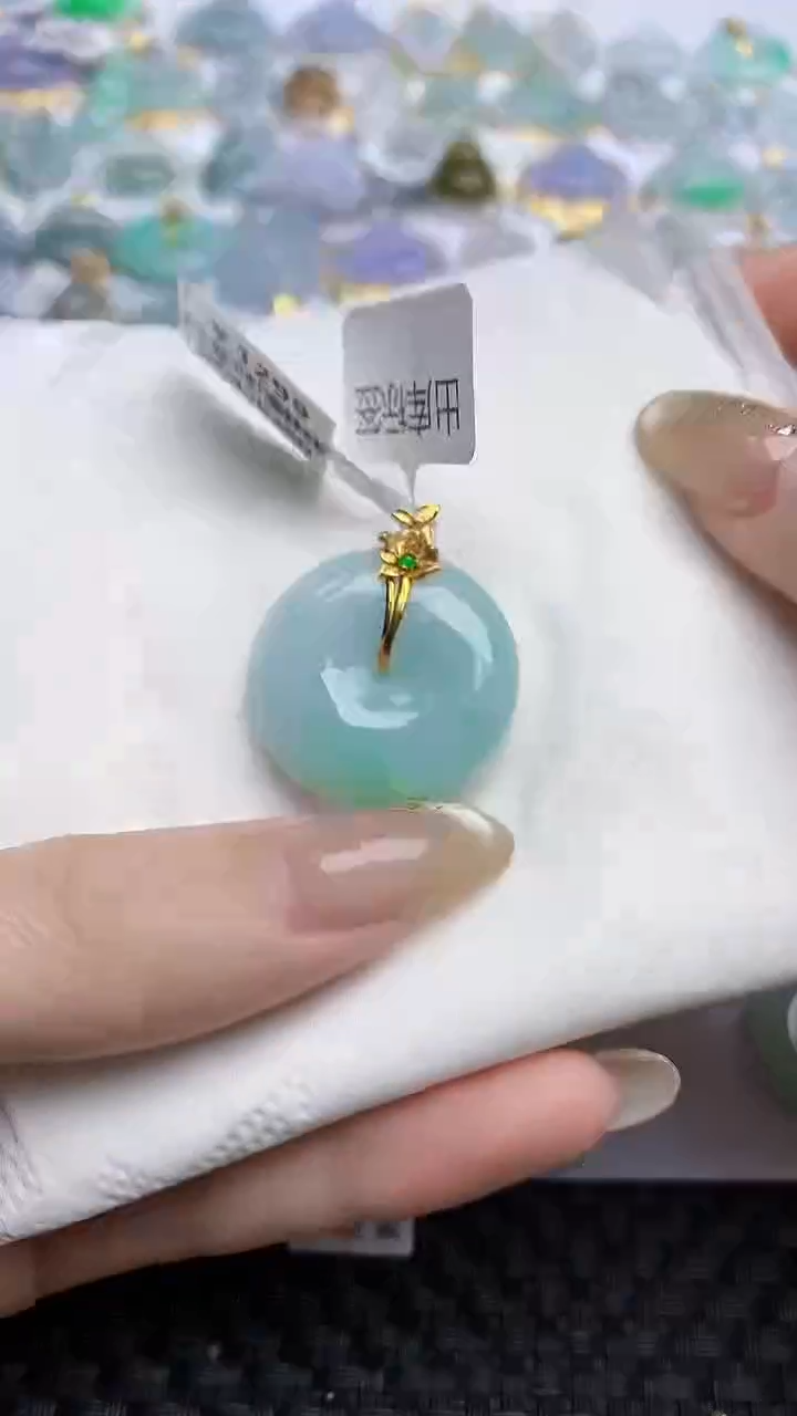【闪购商品】翡翠颈饰未镶嵌天然A货翡翠 