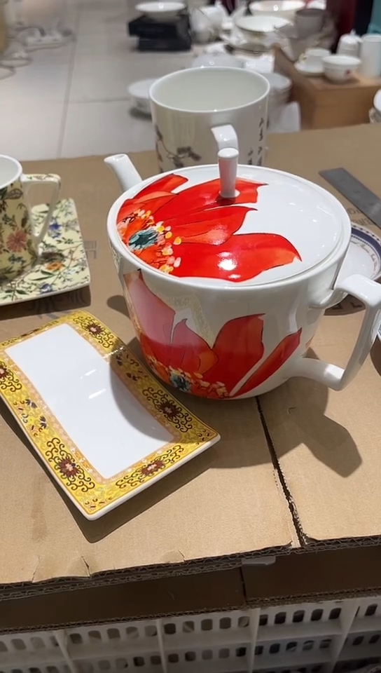 骨瓷隆达骨瓷茶壶1个