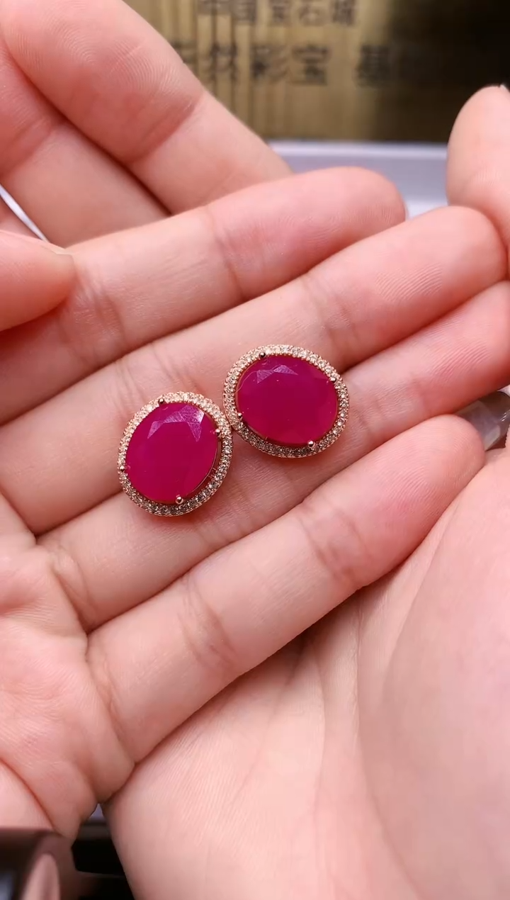 【闪购商品】红宝石耳饰银S925镶嵌........