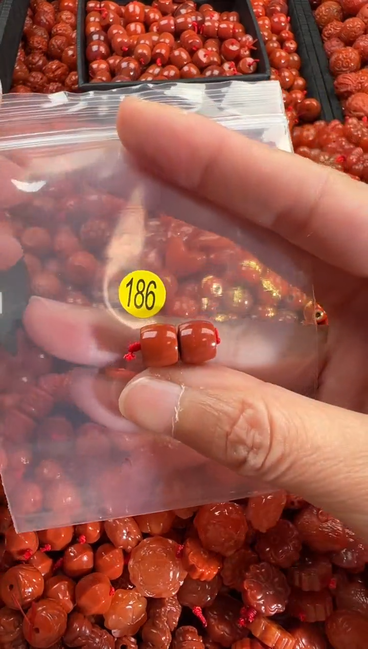 【闪购商品】南红玛瑙颈饰未镶嵌1