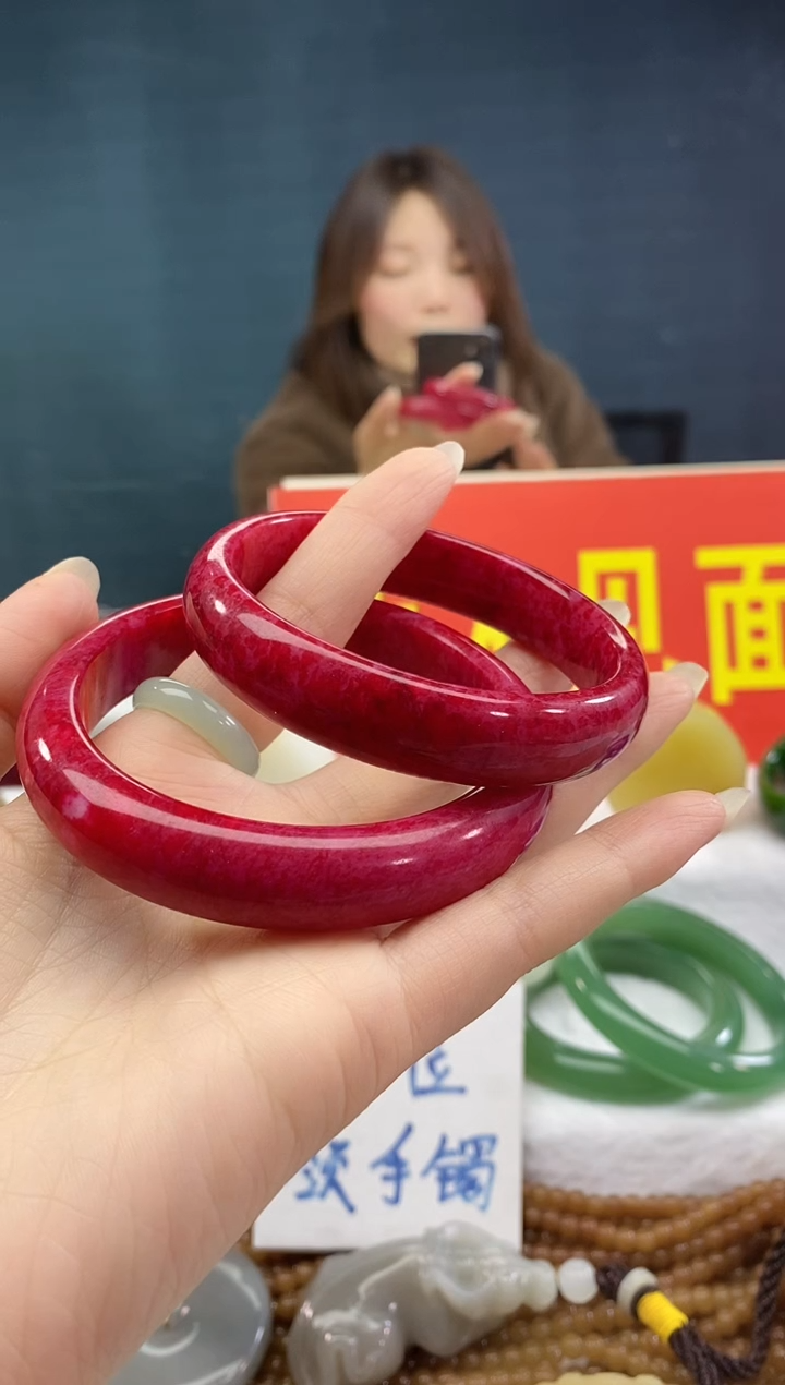 【闪购商品】石英质玉手镯未镶嵌60