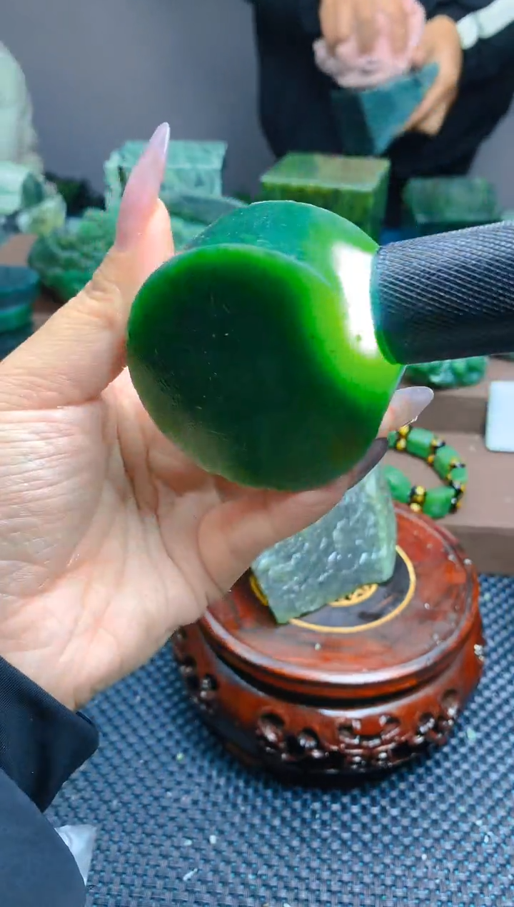 【闪购商品】和田玉（碧玉）珠宝半成品未镶嵌随机发货1个