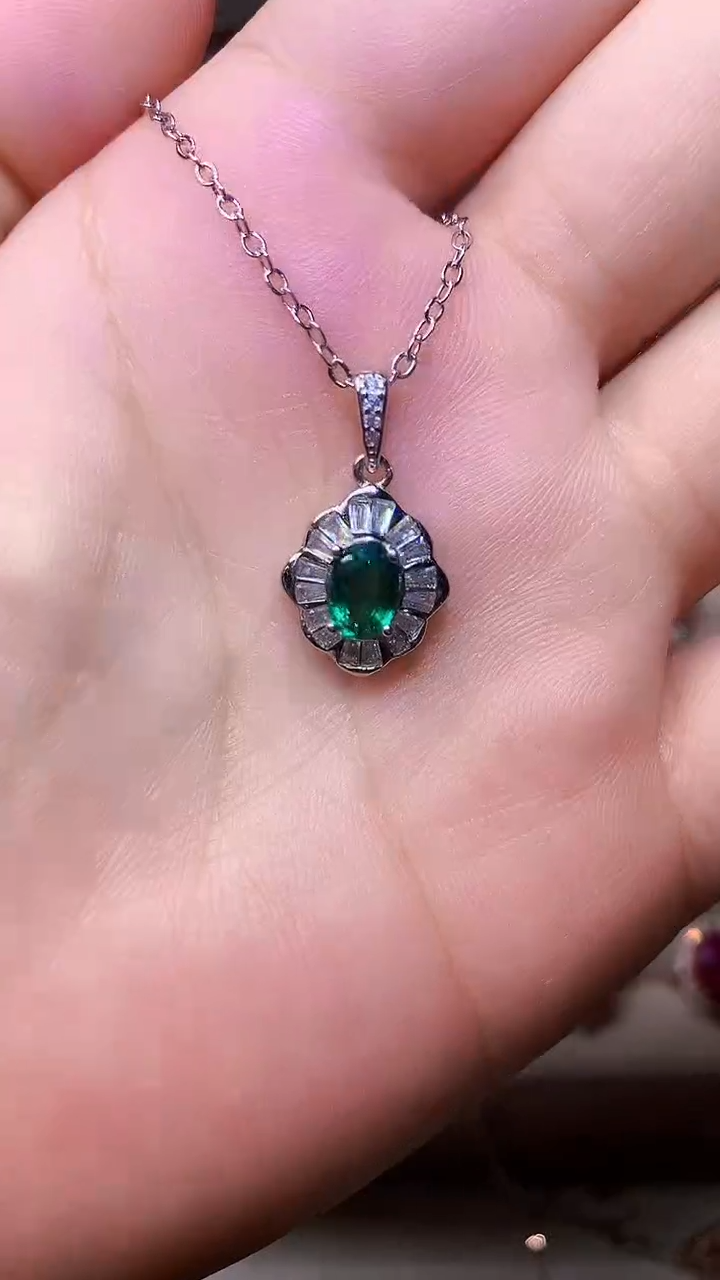 【闪购商品】祖母绿颈饰银S925镶嵌....