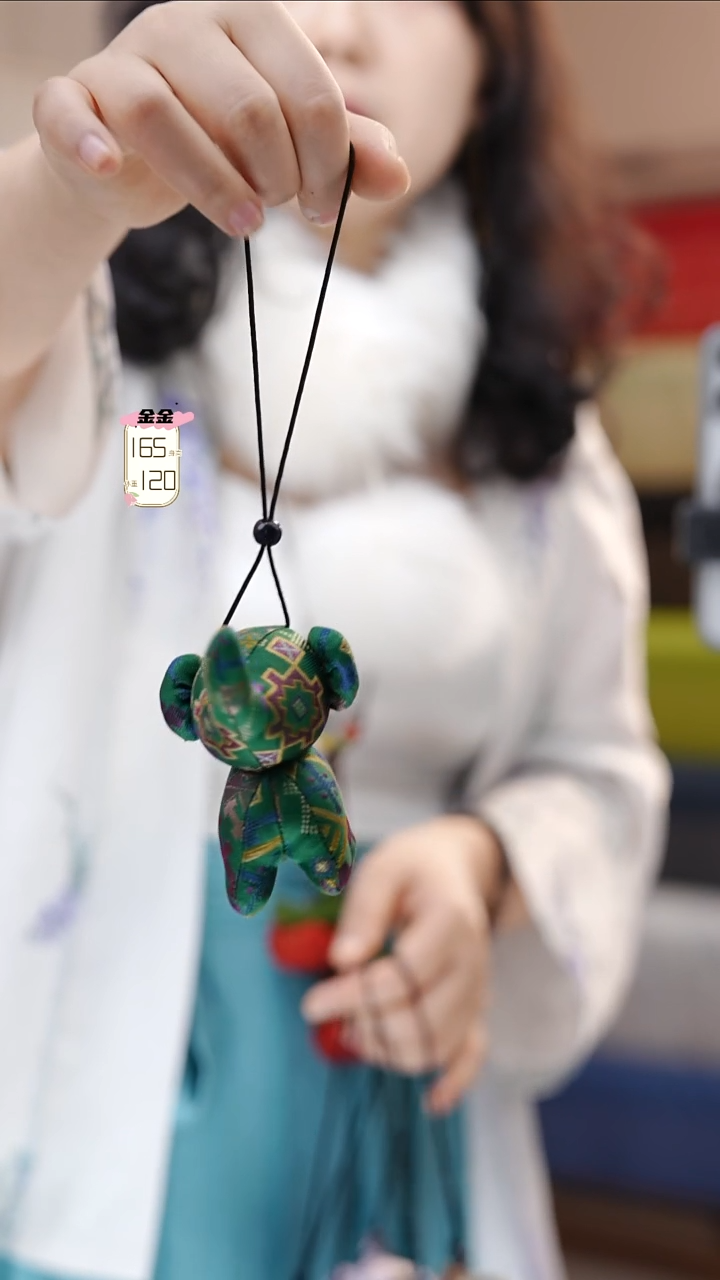 蚕丝凤****3绿色小飞象