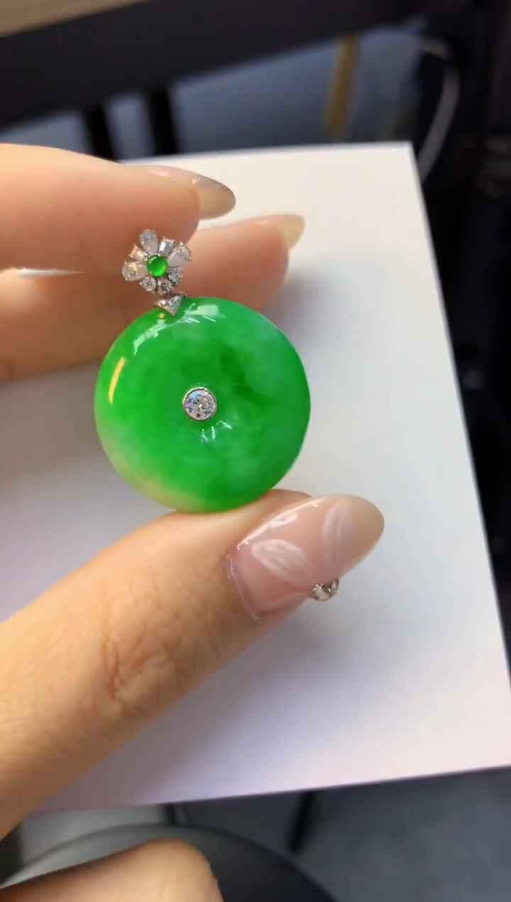 颈饰18K金镶嵌翡翠天然缅甸a货翡翠百元以上9元证书费自理