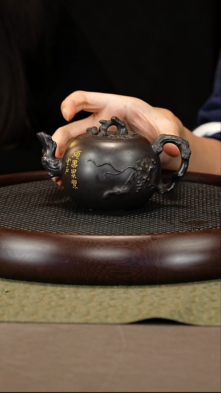 茶壶紫砂66 张赦棠 石黄 松鼠葡萄360cc
