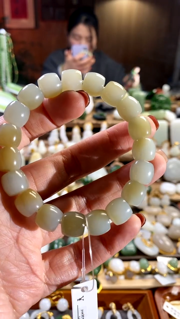 【闪购商品】和田玉手链未镶嵌。