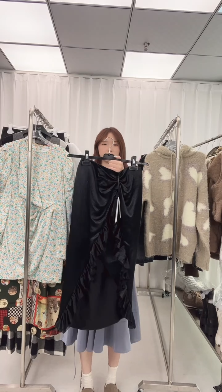 福福031 JAW  黑色半裙66腰围 女人味十足 福福待开价