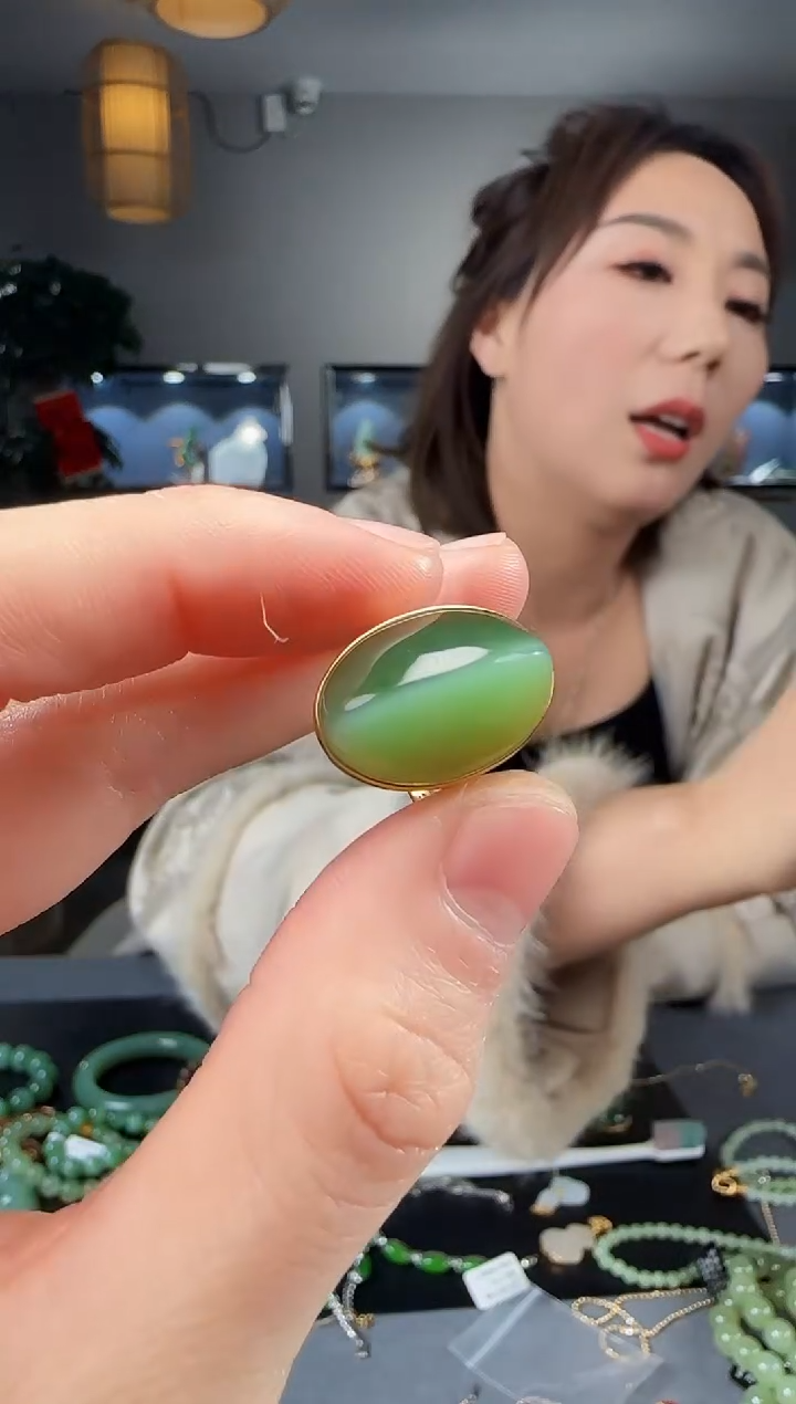 【闪购商品】和田玉戒指18K金镶嵌1