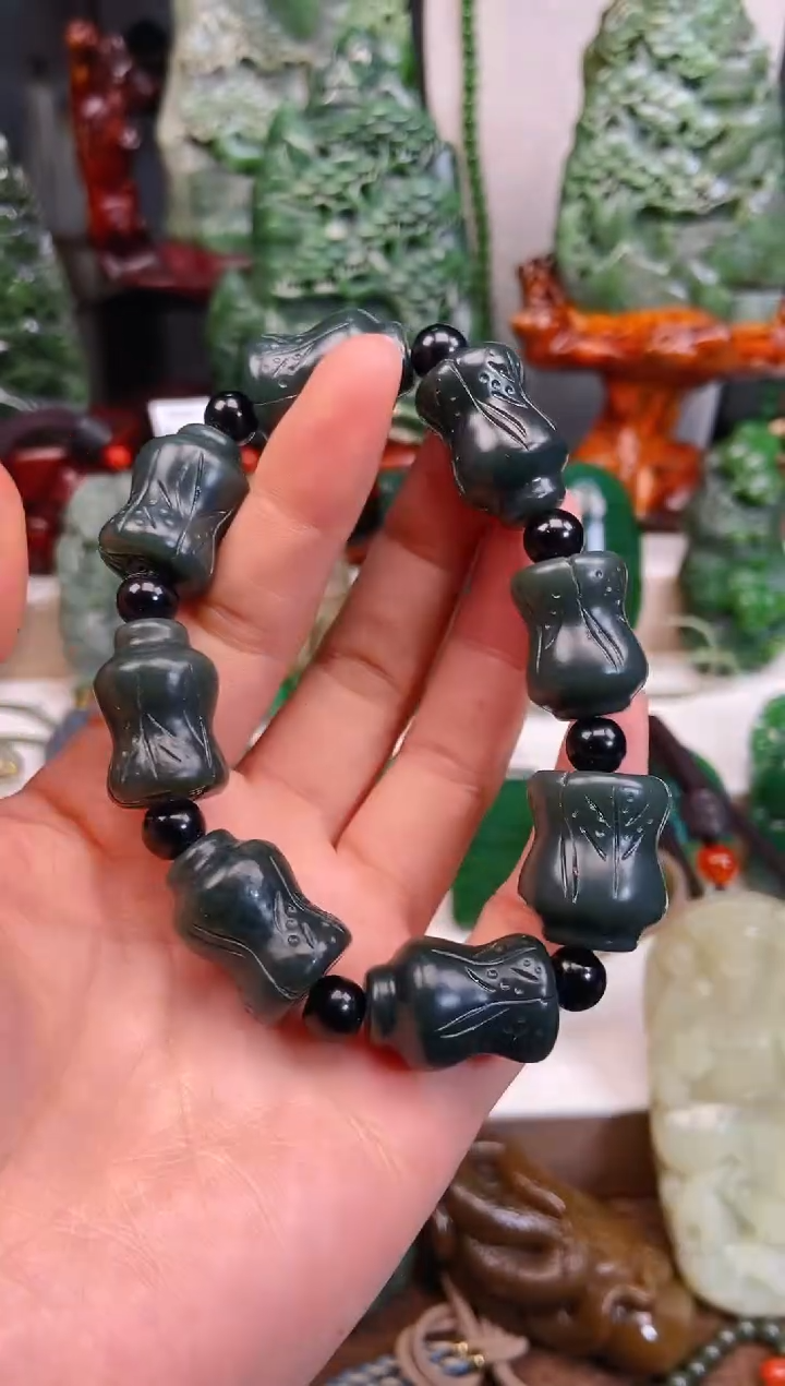 和田玉未镶嵌挂件1