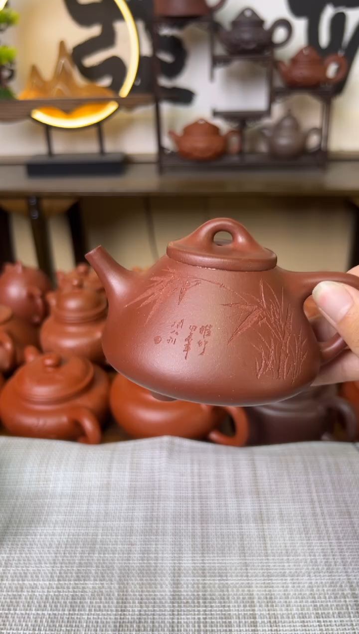 茶壶紫泥红皮龙子冶石瓢壶竹刻170CC-甘来兵