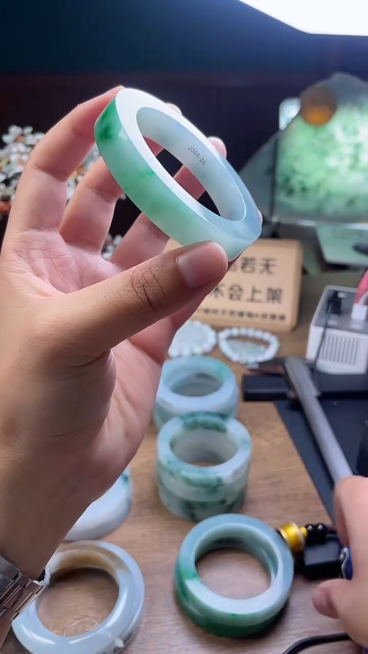 定制翡翠手镯未镶嵌定制