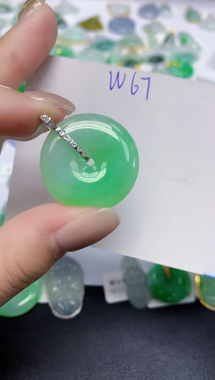 颈饰18K金镶嵌翡翠天然缅甸翡翠A货翡翠百元以上9元证书费自理