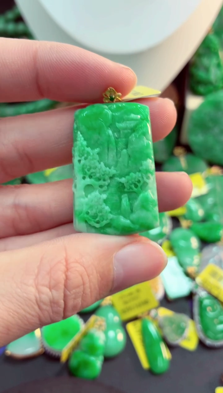 吊坠(不含链)18K金镶嵌翡翠 天然缅甸翡翠A货