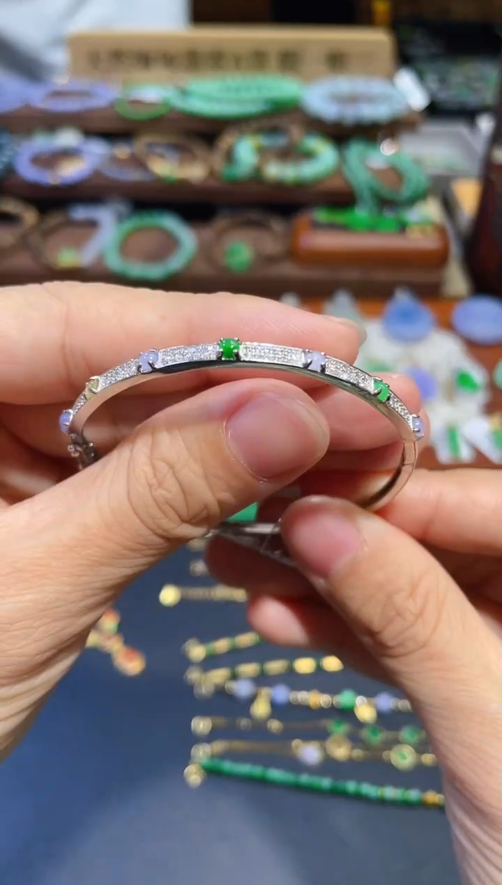 颈饰未镶嵌翡翠假一赔三