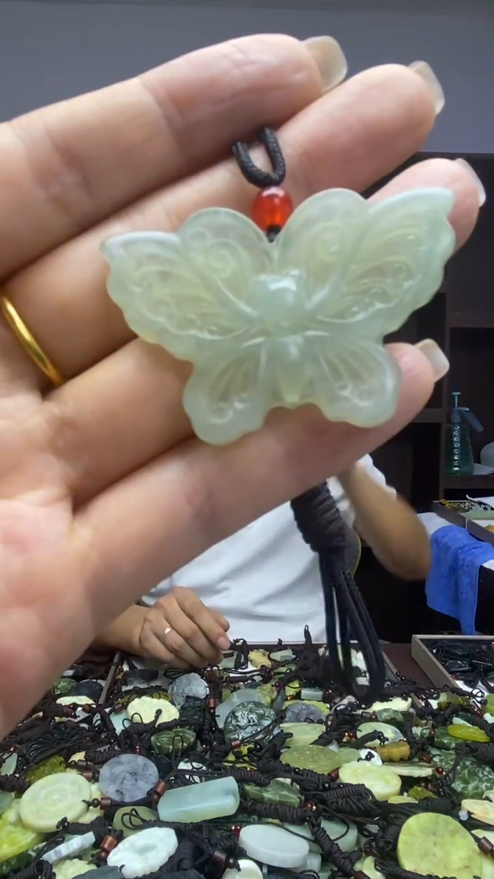 未镶嵌岫玉挂件 