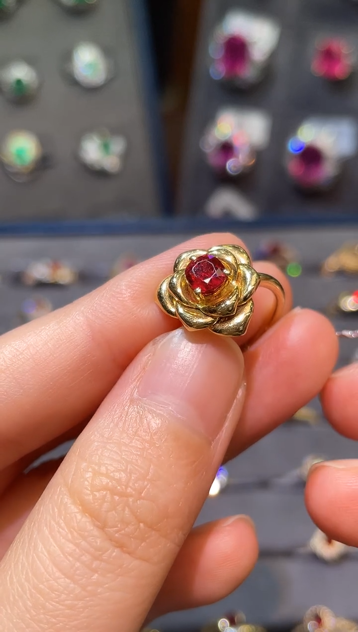 【闪购商品】红宝石戒指18K金镶嵌0.8ct