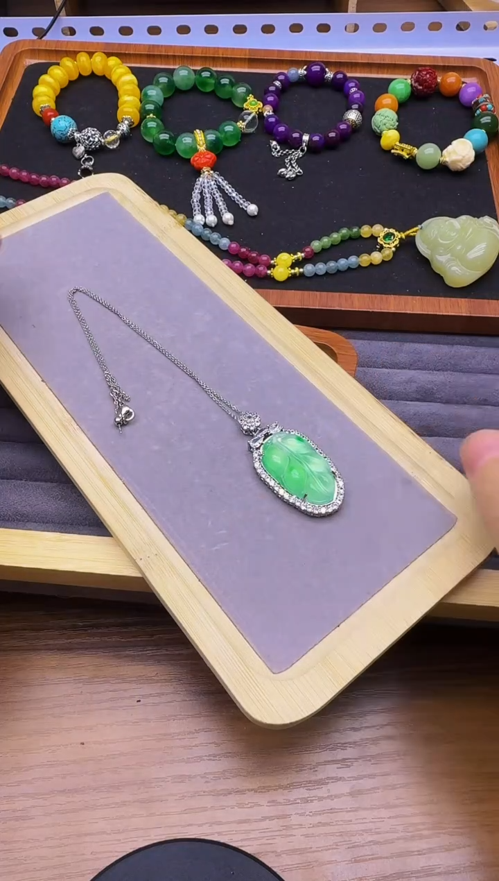 翡翠银S925镶嵌吊坠(赠链)D122