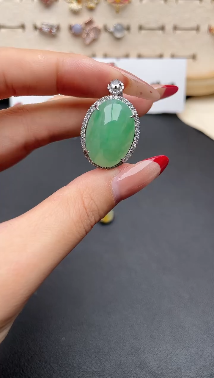 【闪购商品】翡翠吊坠(赠链)银S925镶嵌一物一证一礼盒