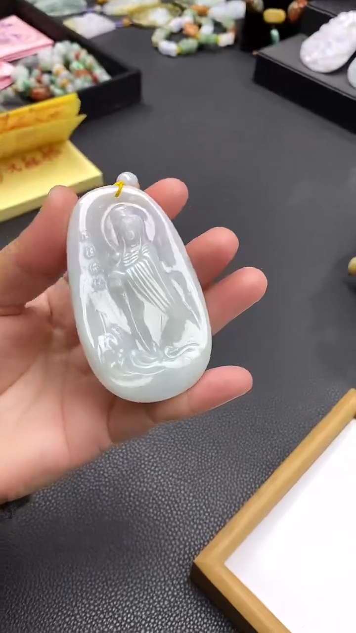 【闪购商品】翡翠颈饰未镶嵌挂件