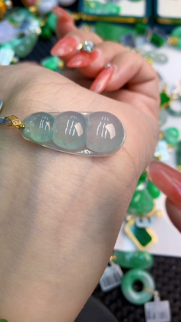 颈饰18K金镶嵌翡翠1