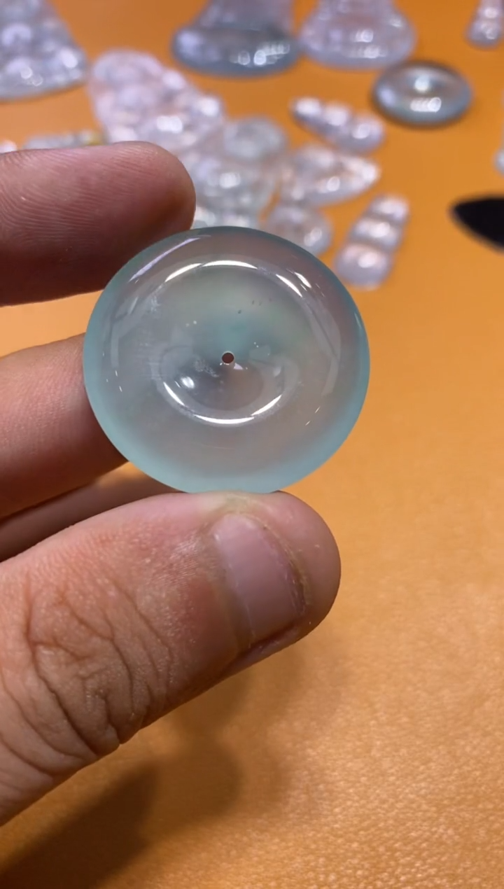吊坠(不含链)未镶嵌翡翠黑**茶扣子36800