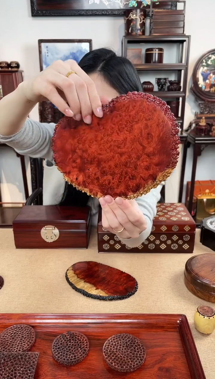 花梨木类成套家具杯垫