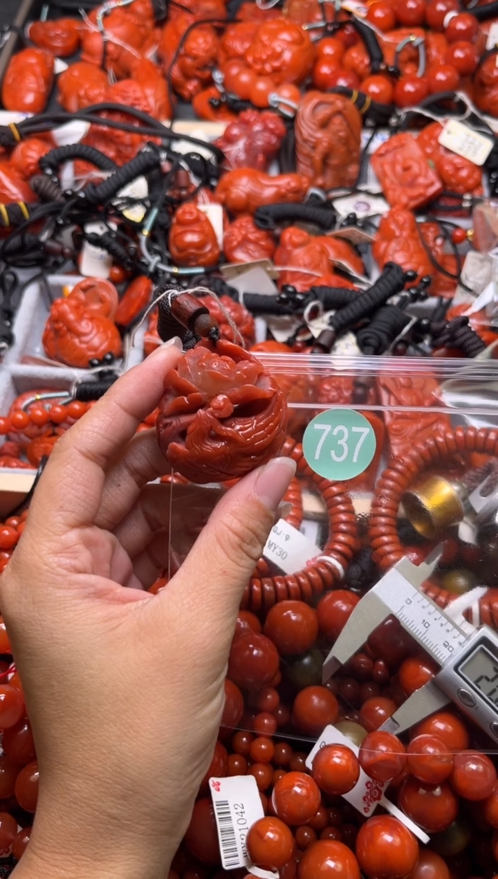 南红玛瑙未镶嵌珠宝奇石737