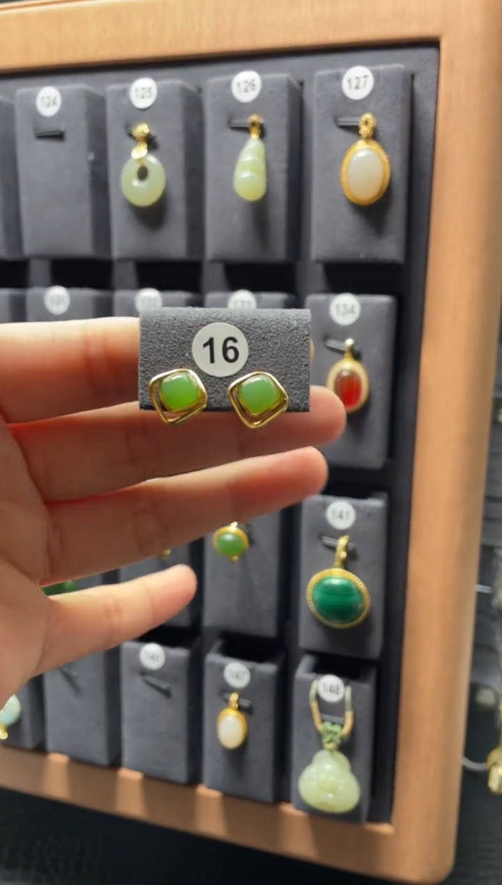 【闪购商品】和田玉耳饰银S925镶嵌0016