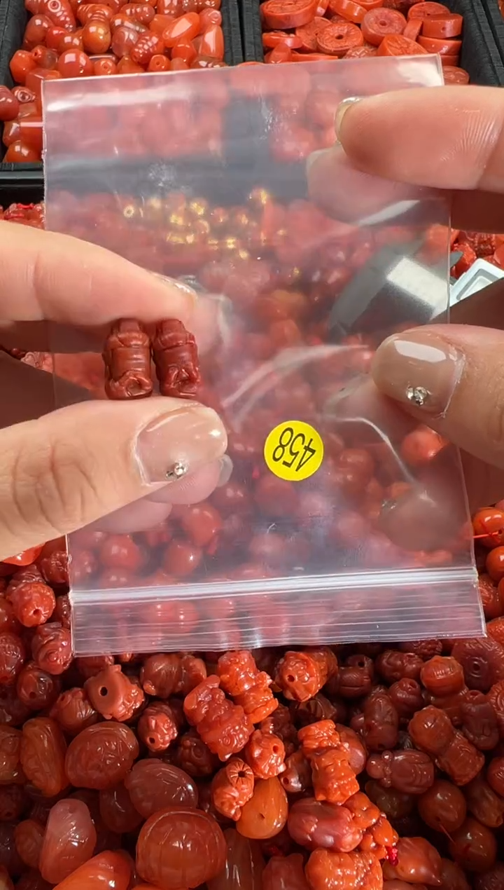 【闪购商品】南红玛瑙颈饰未镶嵌1