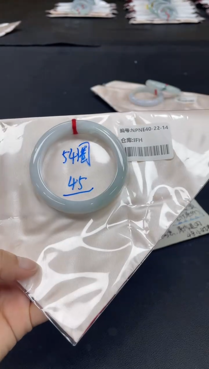 未镶嵌手镯翡翠翡翠手镯