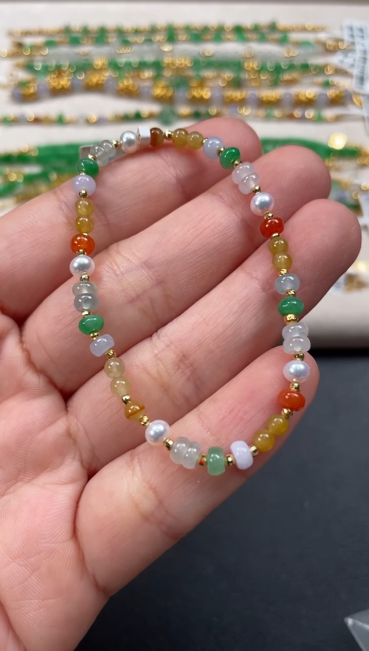 18K金镶嵌手串翡翠一条   P468