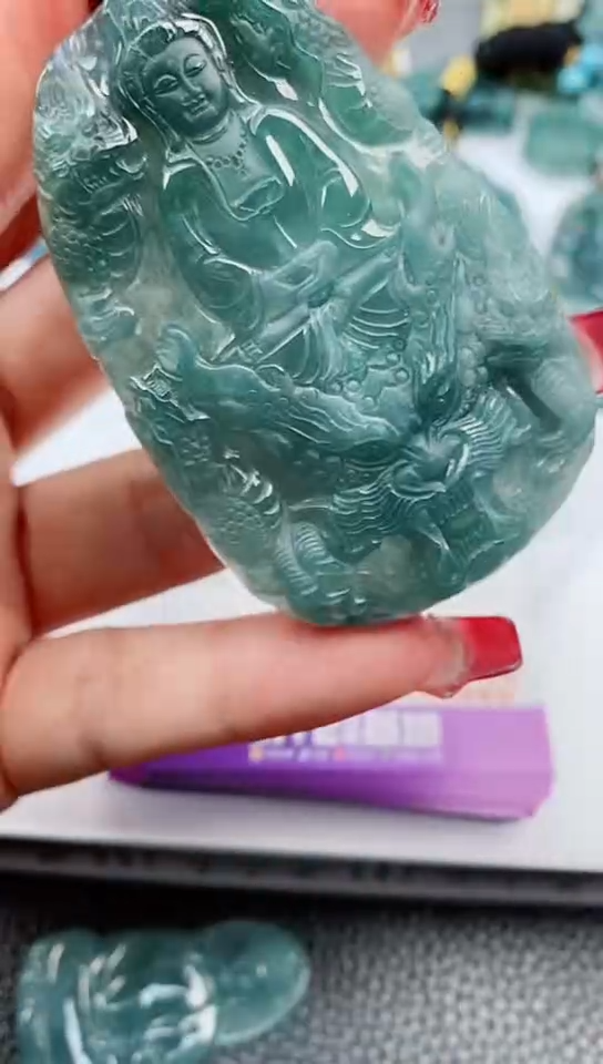 【闪购商品】翡翠颈饰未镶嵌        