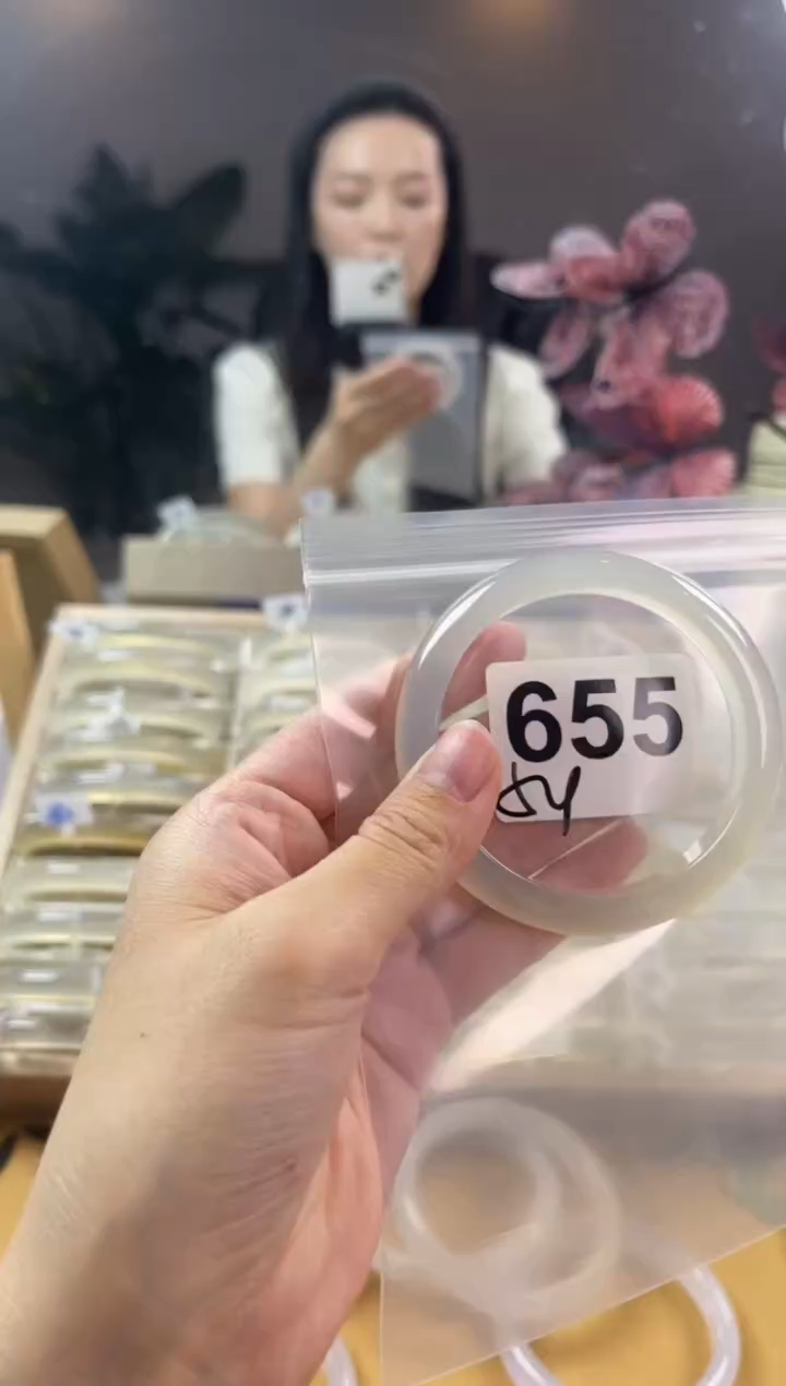 玛瑙/玉髓手镯未镶嵌655