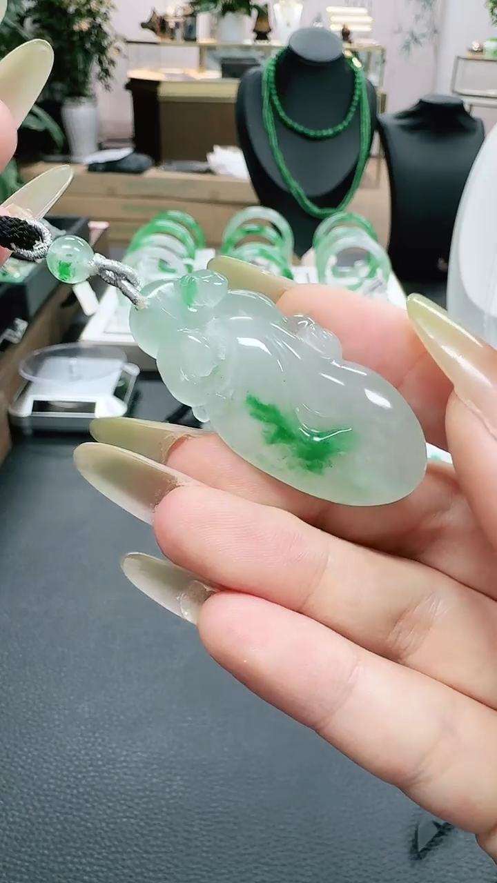 未镶嵌1石英质玉（非洲翠）/0384