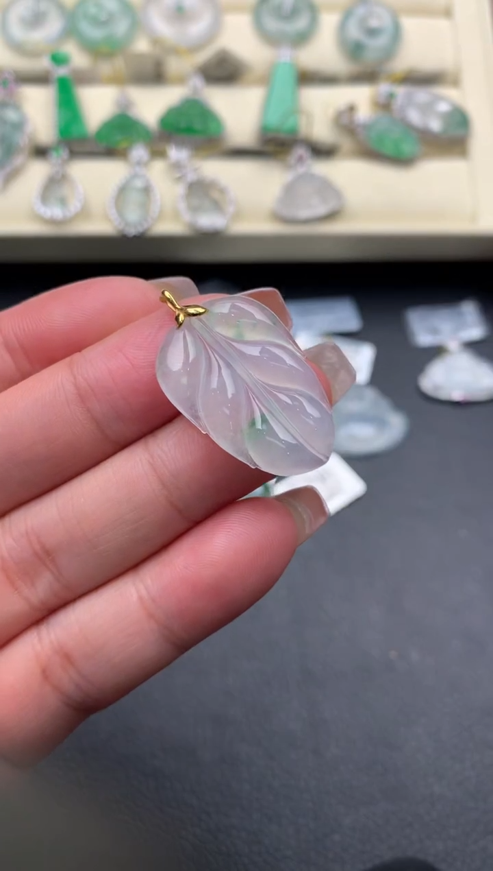 【闪购商品】翡翠颈饰18K金镶嵌D558.....