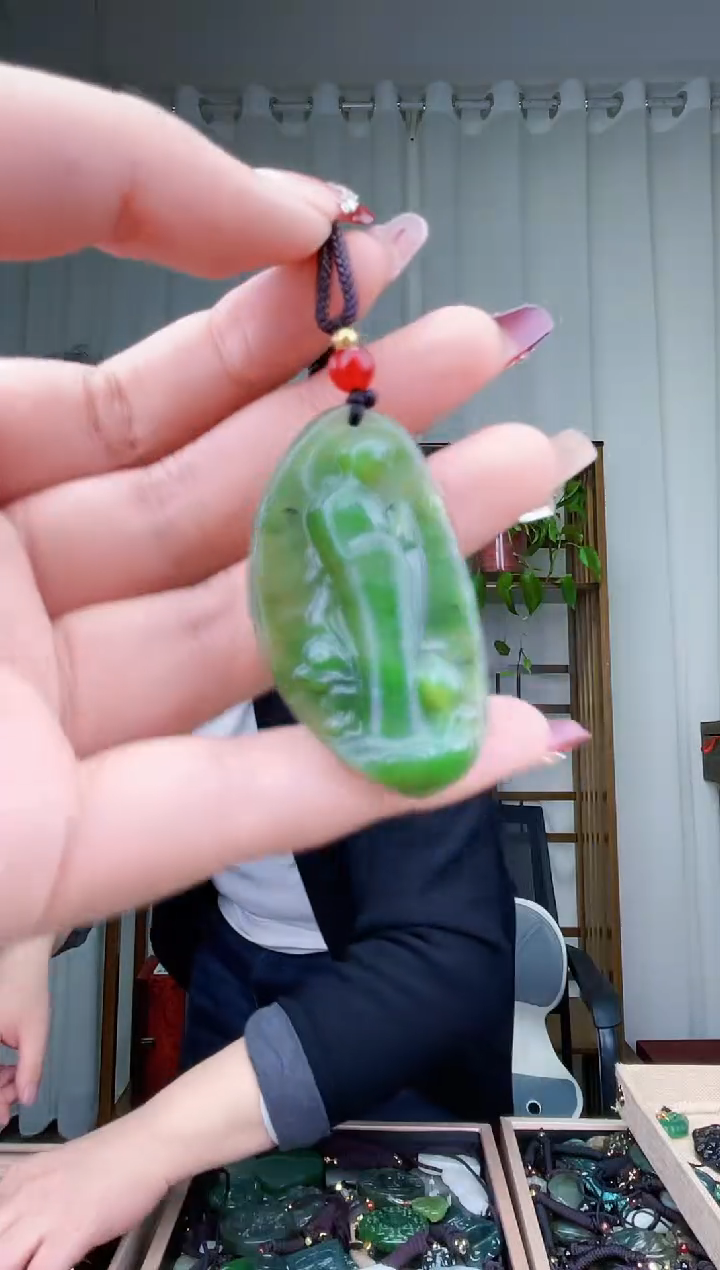 【闪购商品】和田玉挂件未镶嵌拍一发一，多样性发货！