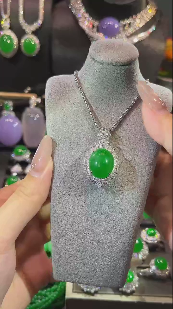 【闪购商品】翡翠吊坠(不含链)18K金镶嵌吊坠