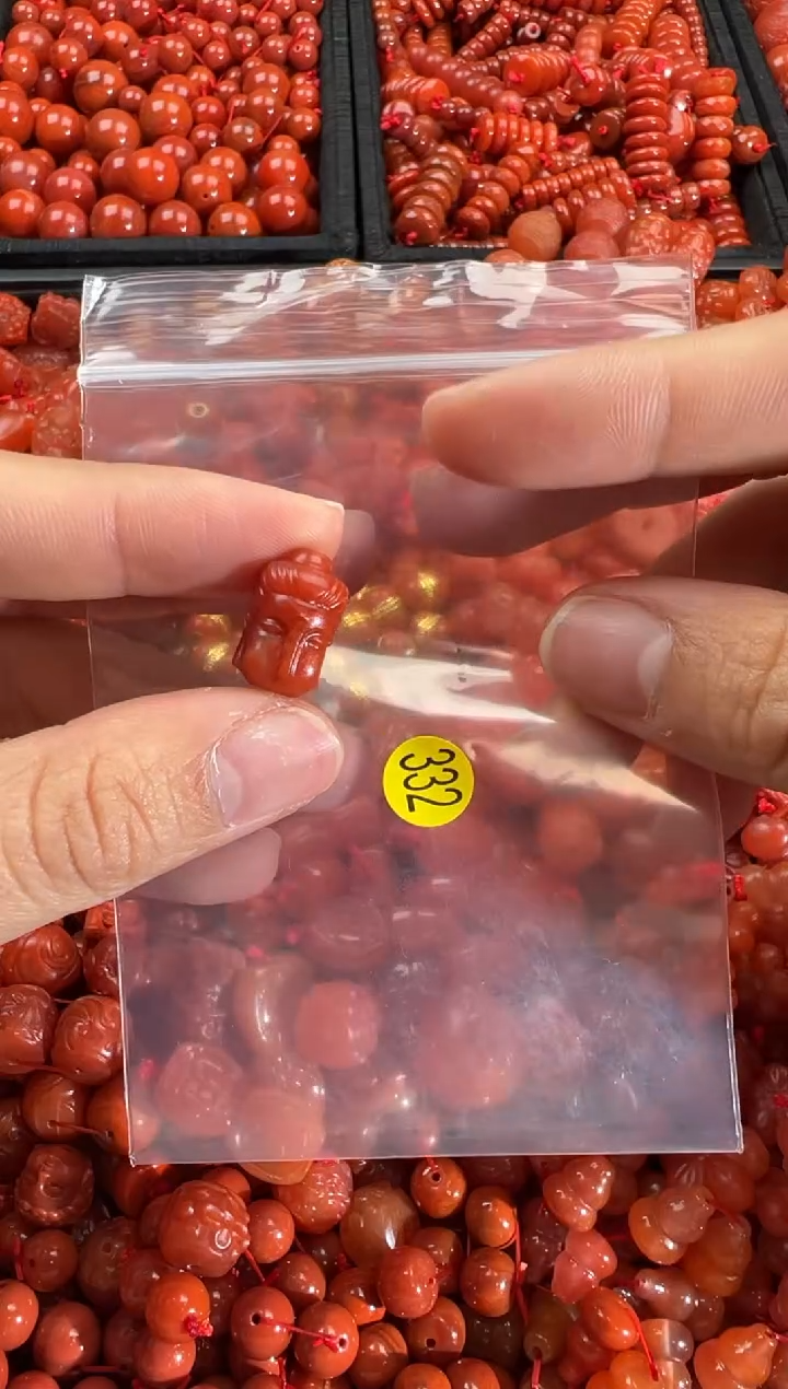 【闪购商品】南红玛瑙颈饰未镶嵌1