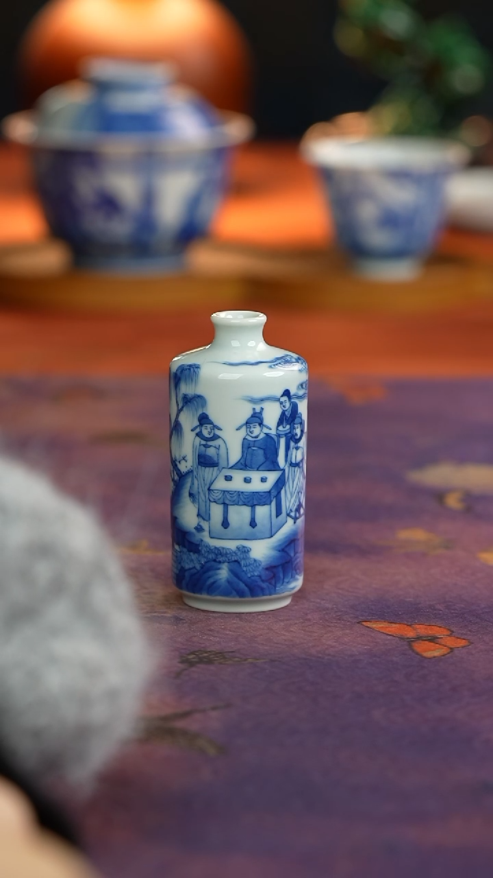 天心雅器仿古人物鼻烟壶