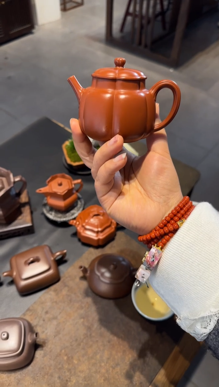 【闪购商品】紫砂茶壶繁花 朱泥