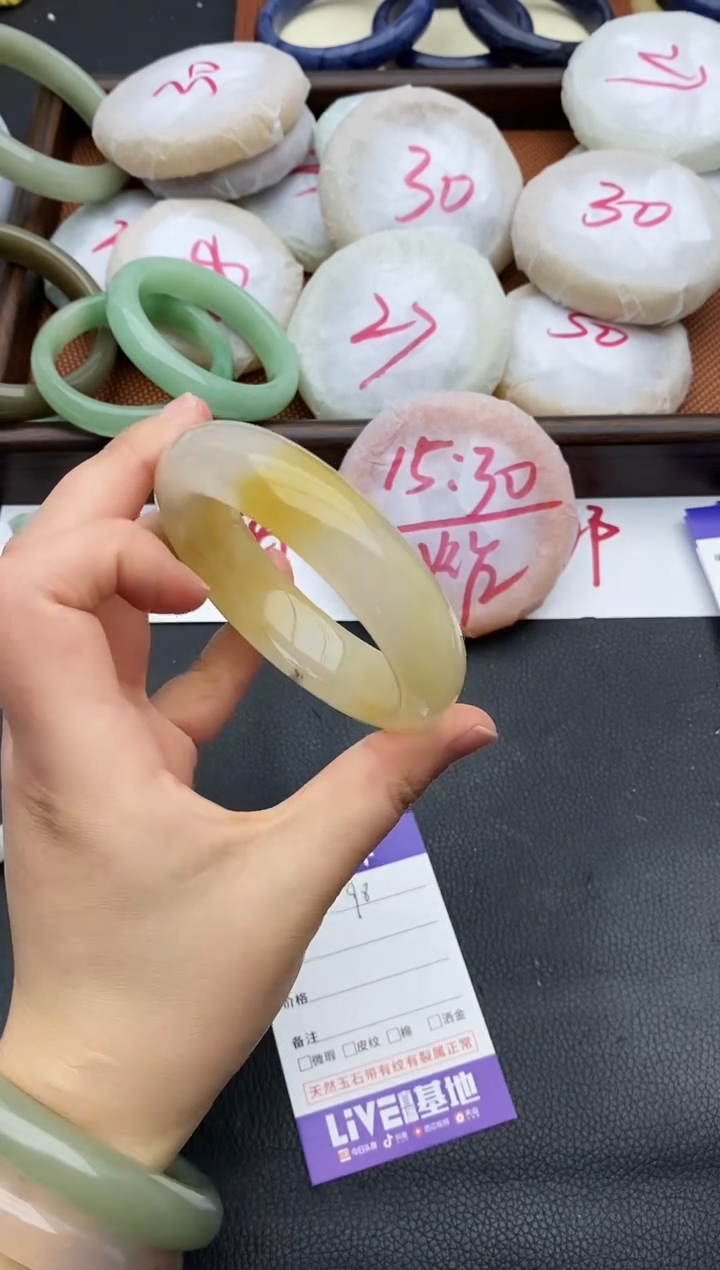 未镶嵌手镯石英质玉98+57/58