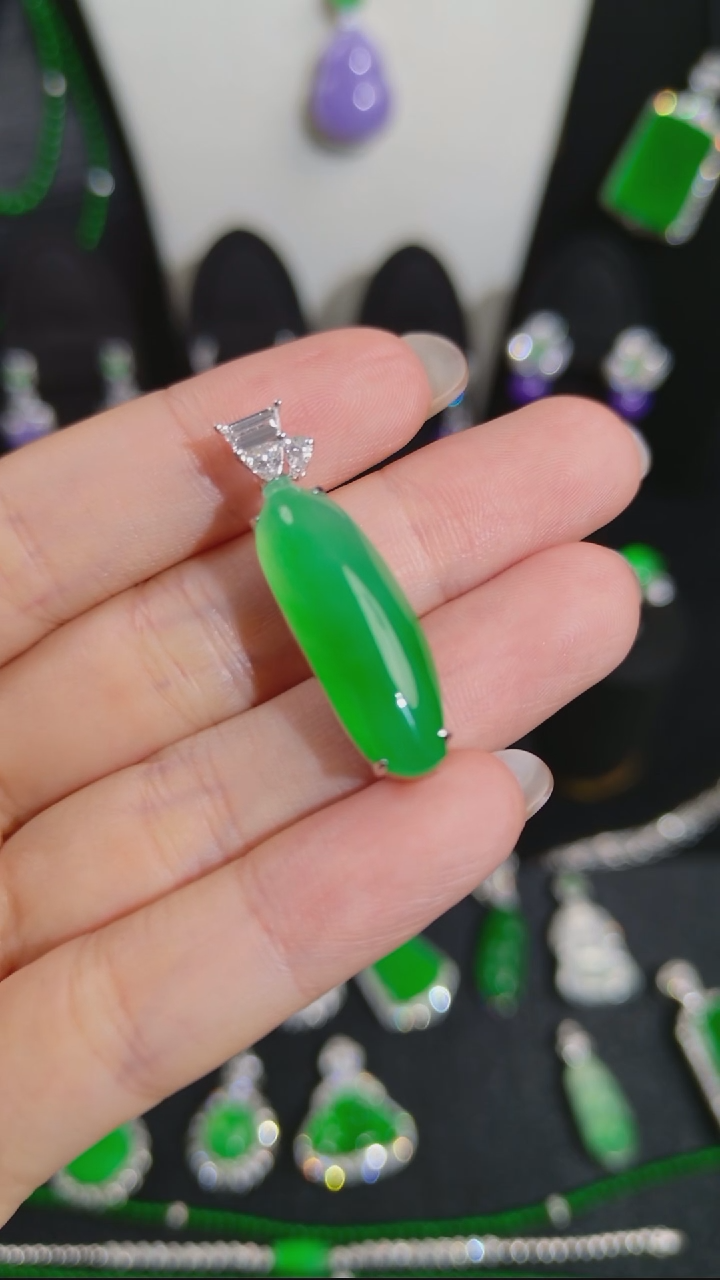 吊坠(不含链)18K金镶嵌翡翠福瓜